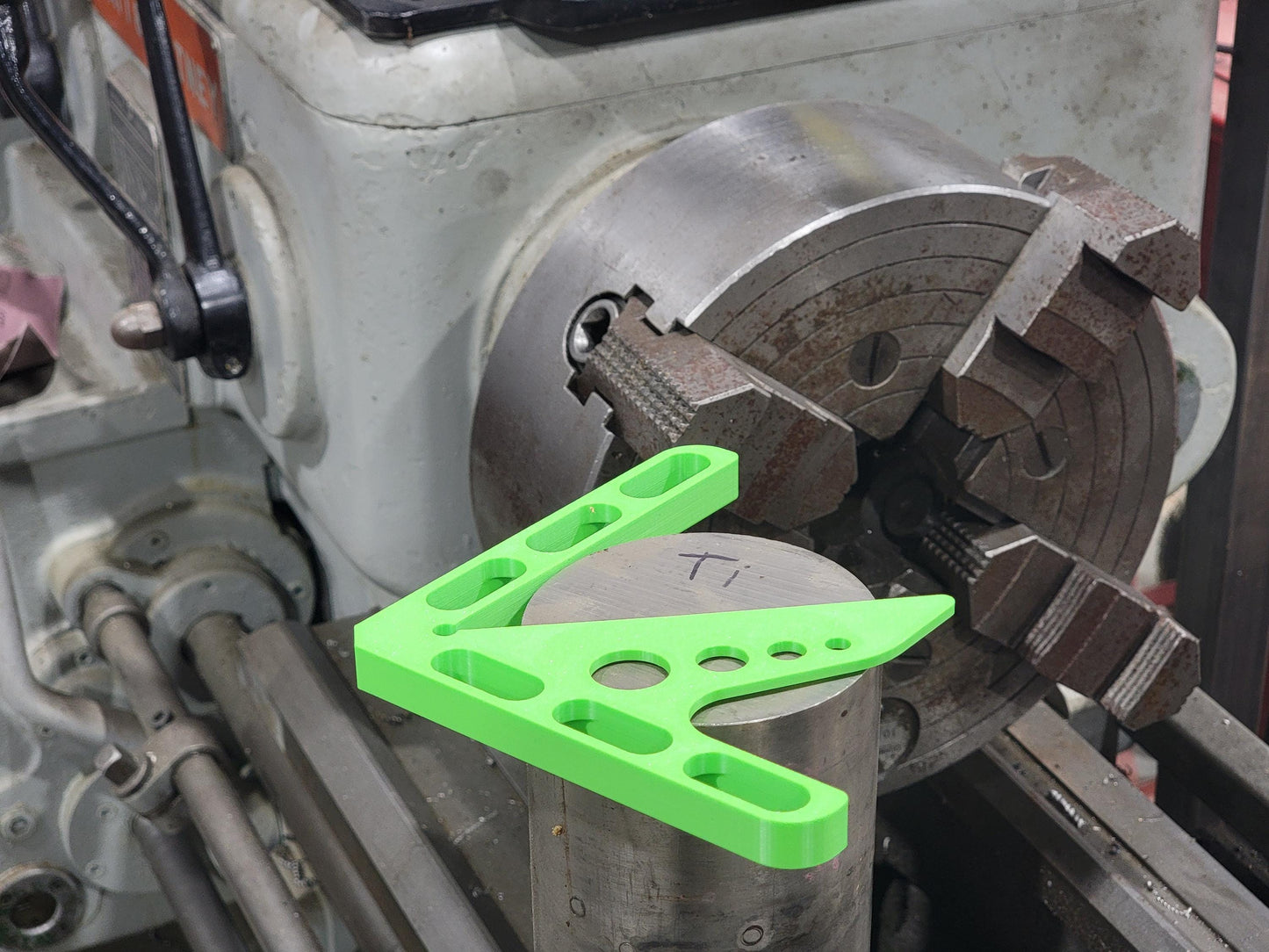 Center finder jig